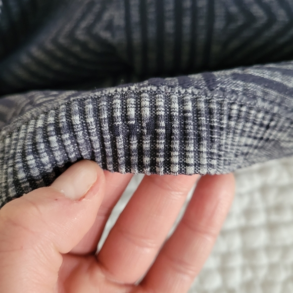 Lululemon Restless pullover - Picture 2 of 2